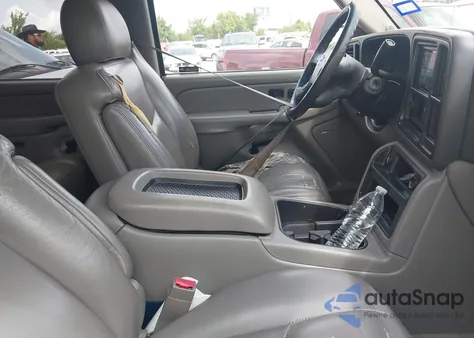 2004 Chevrolet Tahoe Lt z USA, uszkodzony, nr VIN 1GNEC13Z04R121732